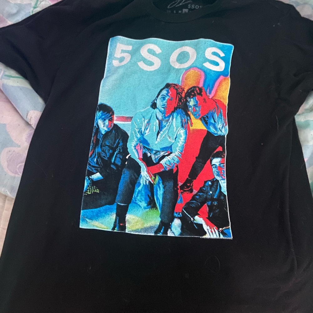 ☾.݁ᛪ༙ Large 5SOS / 5 Seconds Of Summer Graphic T-Shirt